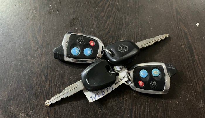 2016 Maruti Celerio VXI, Petrol, Manual, 14,960 km, Key Close Up