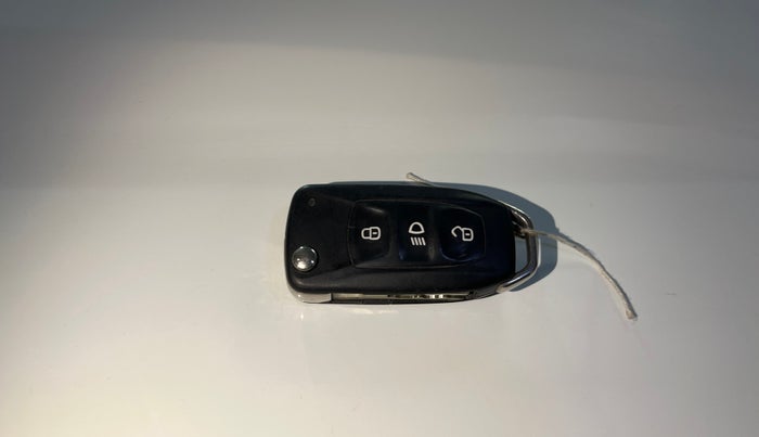 2022 Tata NEXON XZ PETROL, Petrol, Manual, 37,143 km, Key Close Up