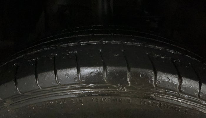 2022 Tata NEXON XZ PETROL, Petrol, Manual, 37,143 km, Right Front Tyre Tread