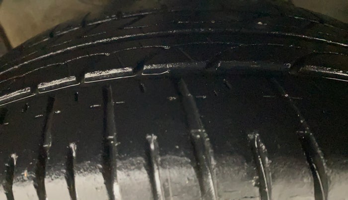2014 Hyundai Verna FLUIDIC 1.6 VTVT SX AT, Petrol, Automatic, 66,714 km, Left Front Tyre Tread
