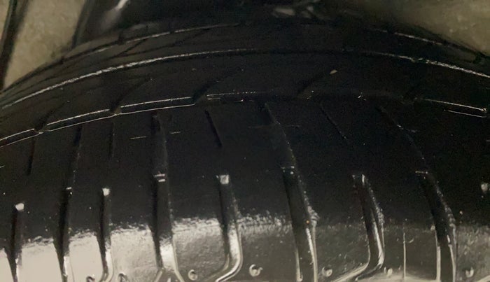 2014 Hyundai Verna FLUIDIC 1.6 VTVT SX AT, Petrol, Automatic, 66,714 km, Left Rear Tyre Tread