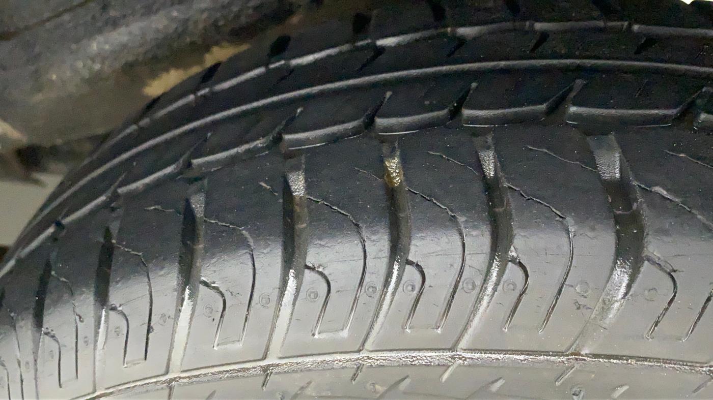 2018 Maruti Wagon R 1.0 VXI AMT, Petrol, Automatic, 33,011 km, Left Rear Tyre Tread