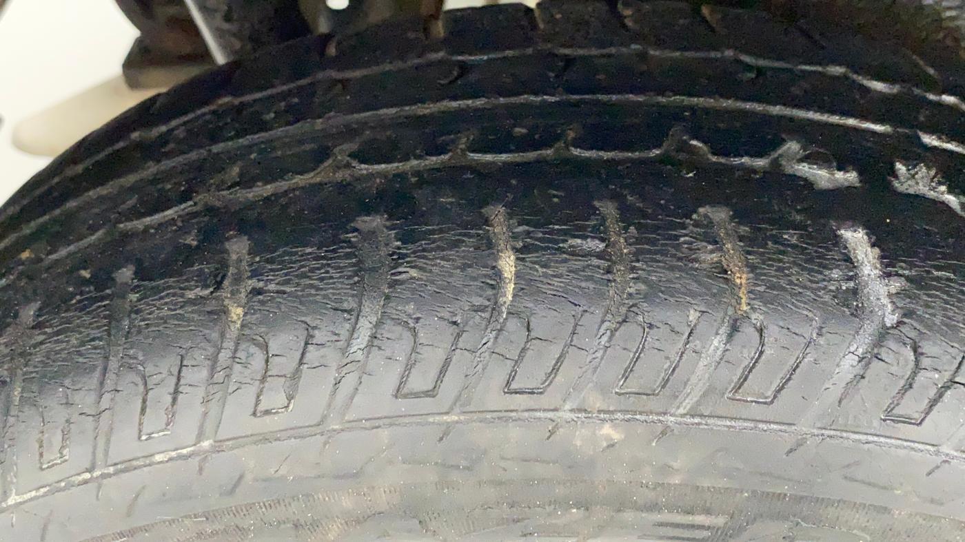 2018 Maruti Wagon R 1.0 VXI AMT, Petrol, Automatic, 33,011 km, Right Rear Tyre Tread