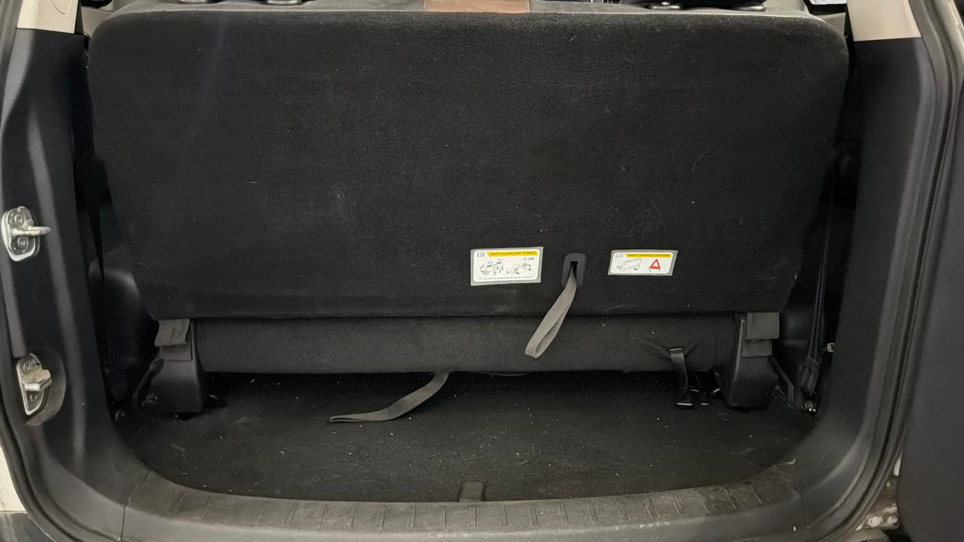 2023 Mahindra SCORPIO-N Z8 PETROL AT 7 STR, Petrol, Automatic, 21,523 km, Boot Inside