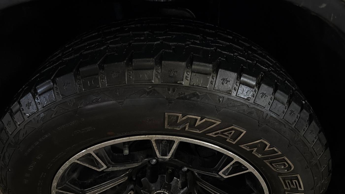 2023 Mahindra SCORPIO-N Z8 PETROL AT 7 STR, Petrol, Automatic, 21,523 km, Left Front Tyre Tread