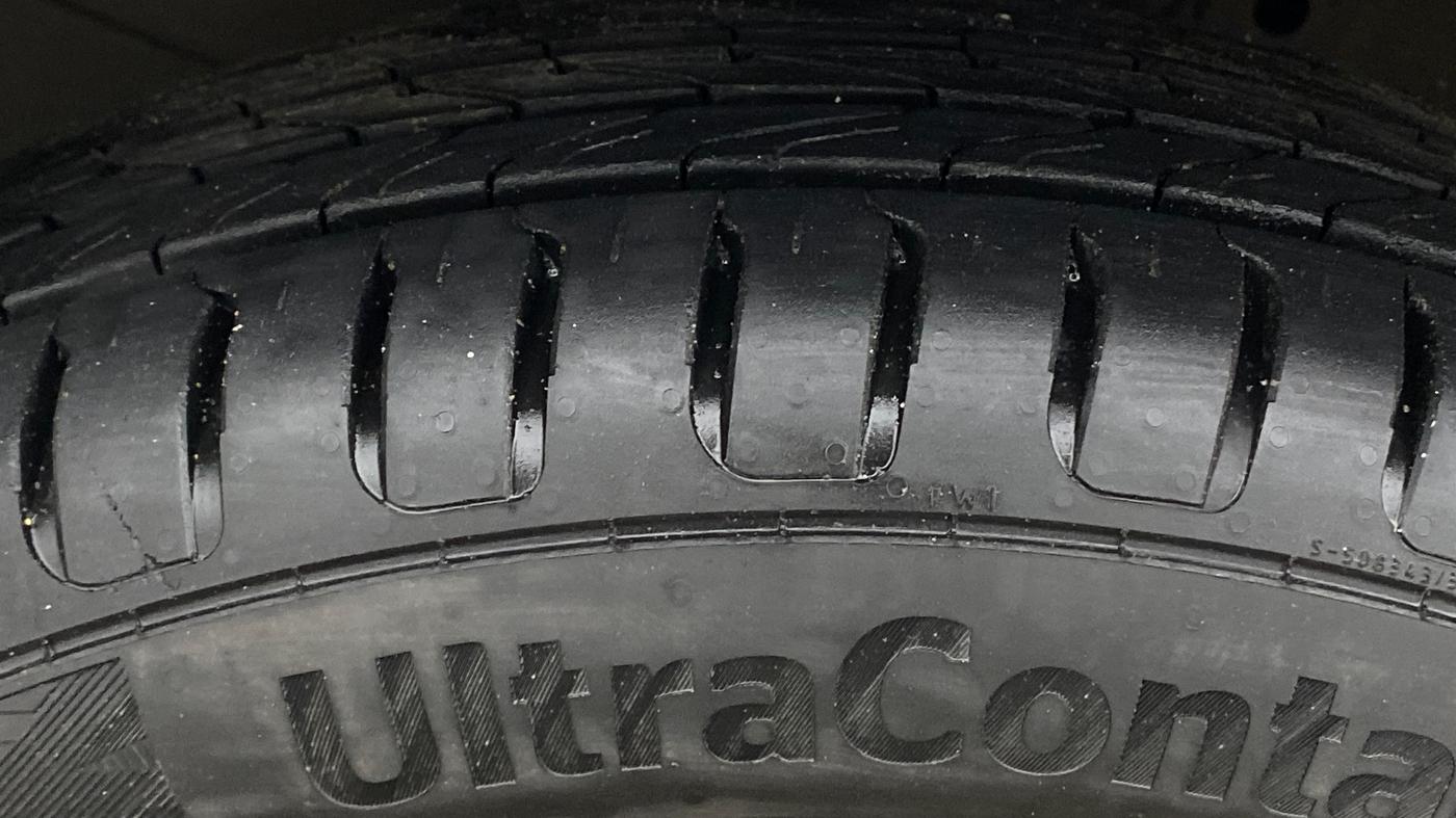 2016 Honda Brio VX AT, Petrol, Automatic, 72,722 km, Left Front Tyre Tread