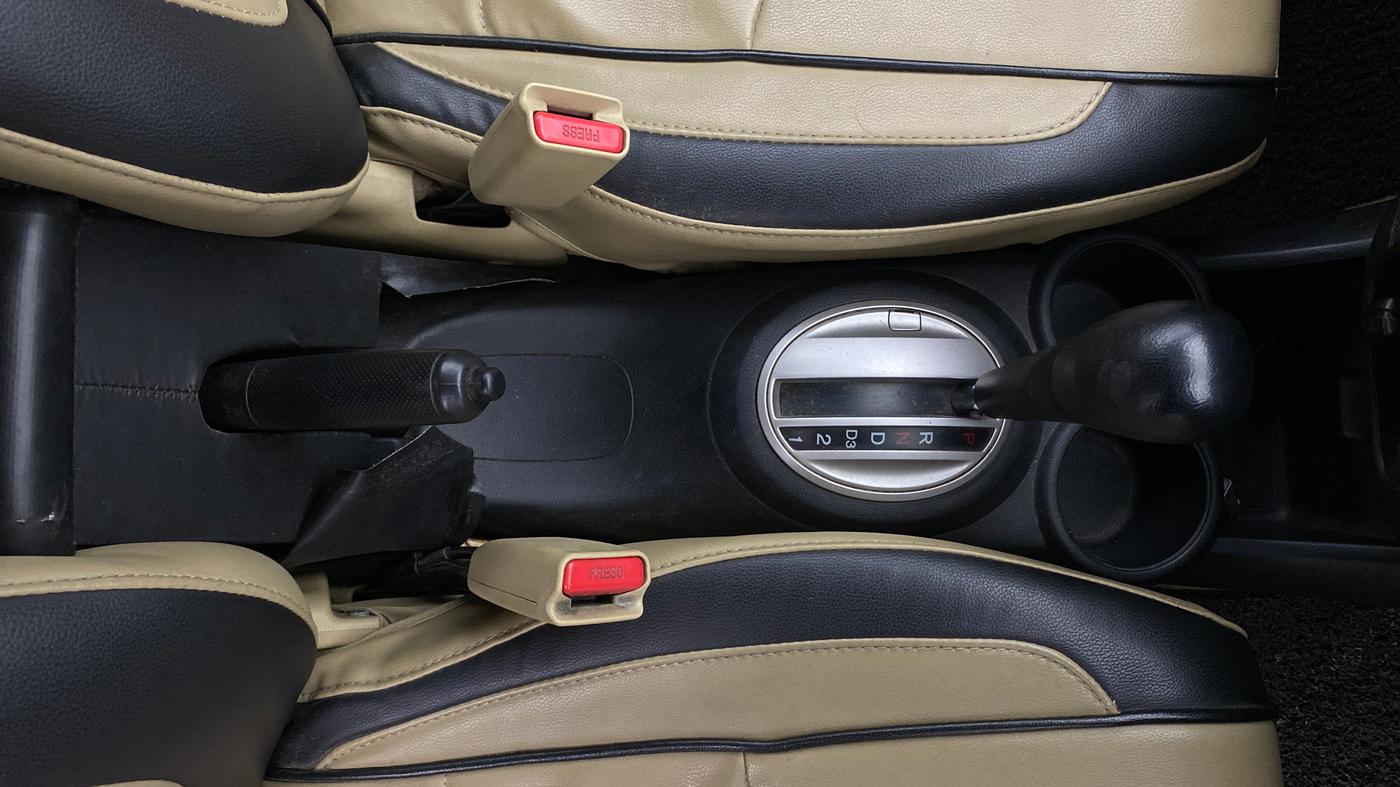 2016 Honda Brio VX AT, Petrol, Automatic, 72,722 km, Gear Lever