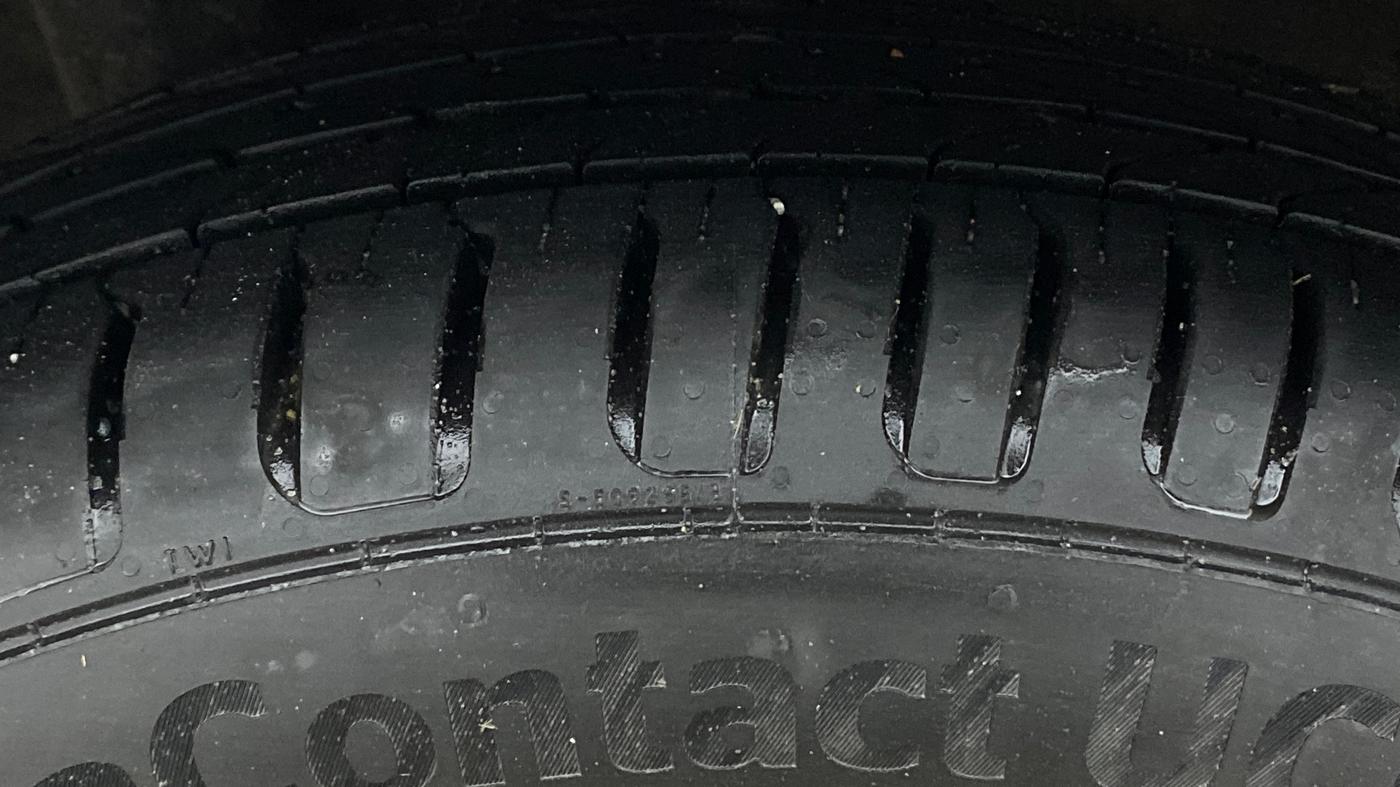 2016 Honda Brio VX AT, Petrol, Automatic, 72,722 km, Right Rear Tyre Tread