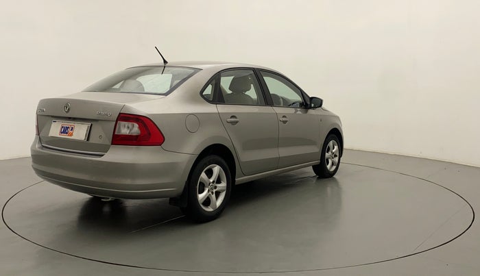 2015 Skoda Rapid ELEGANCE 1.6 MPI MT, Petrol, Manual, 40,508 km, Right Back Diagonal