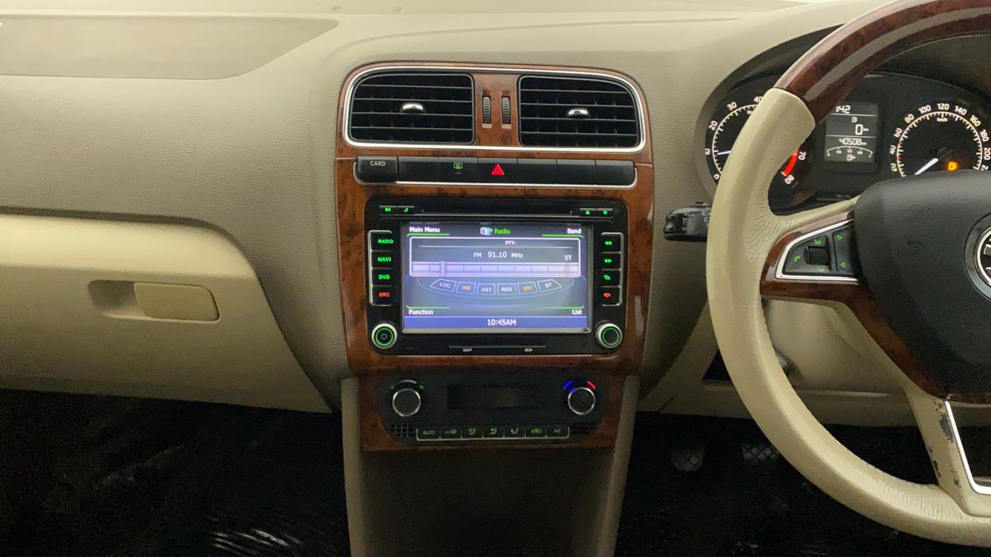 2015 Skoda Rapid ELEGANCE 1.6 MPI MT, Petrol, Manual, 40,508 km, Air Conditioner