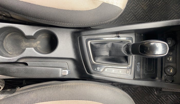 2020 Hyundai Elite i20 ASTA (O) CVT, Petrol, Automatic, 46,476 km, Gear Lever