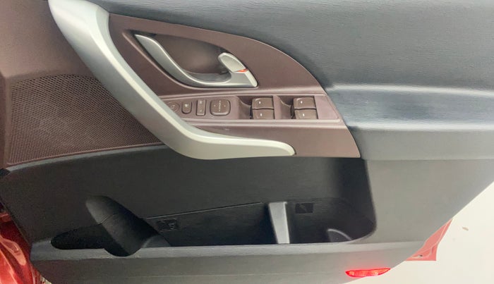 2014 Mahindra XUV500 W8, Diesel, Manual, 85,652 km, Driver Side Door Panels Control