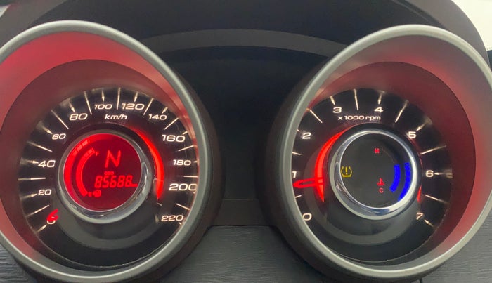 2014 Mahindra XUV500 W8, Diesel, Manual, 85,652 km, Odometer Image
