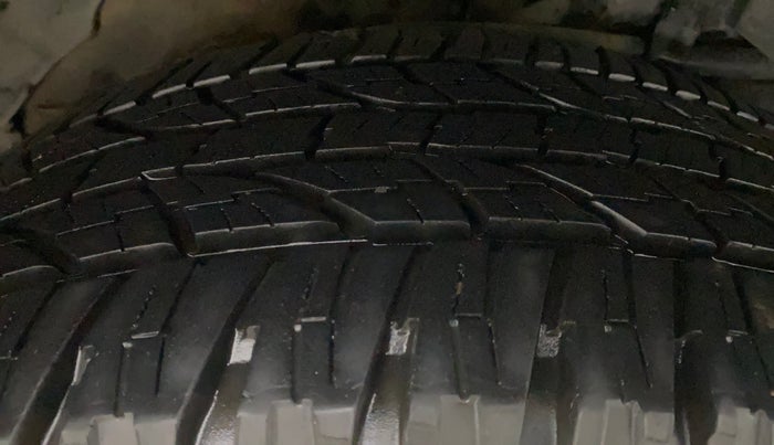 2014 Mahindra XUV500 W8, Diesel, Manual, 85,652 km, Left Rear Tyre Tread