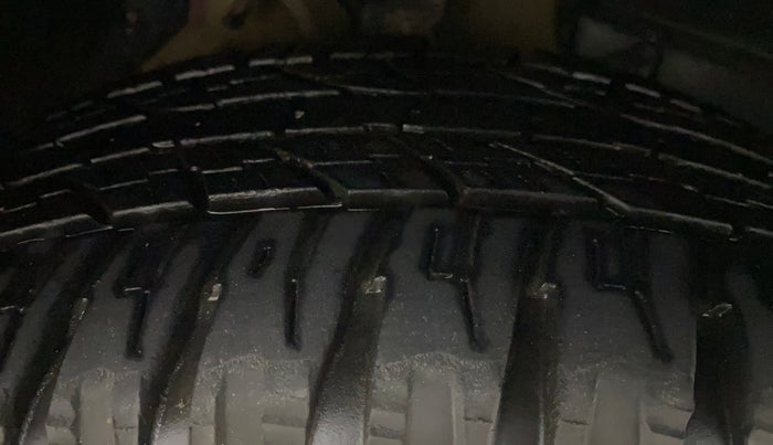 2014 Mahindra XUV500 W8, Diesel, Manual, 85,652 km, Right Front Tyre Tread