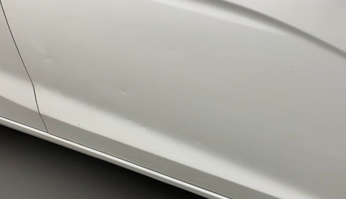 2015 Honda Jazz 1.2L I-VTEC V, Petrol, Manual, 96,835 km, Driver-side door - Minor scratches