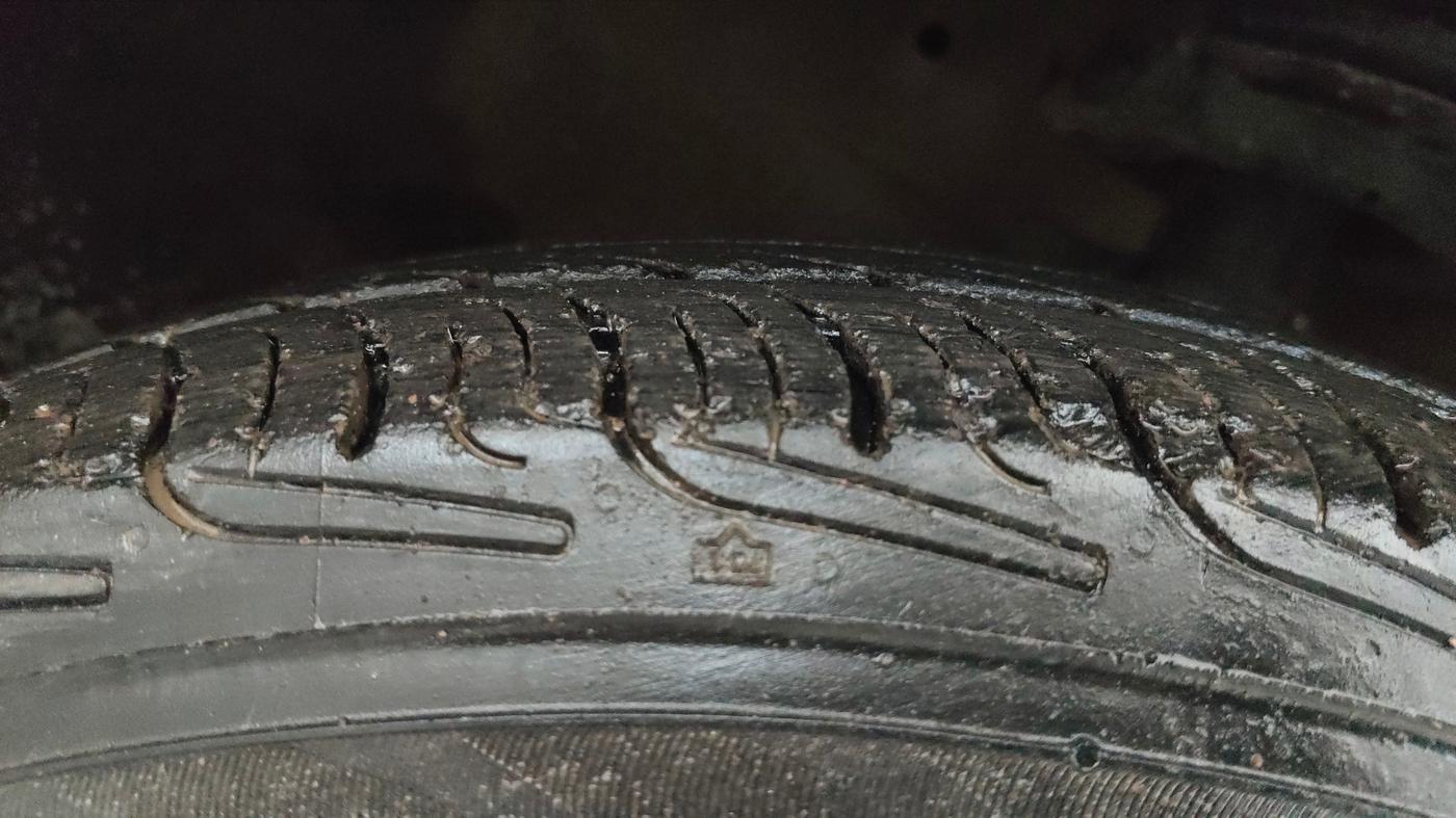 2013 Maruti Swift Dzire VDI, Diesel, Manual, 85,915 km, Right Front Tyre Tread