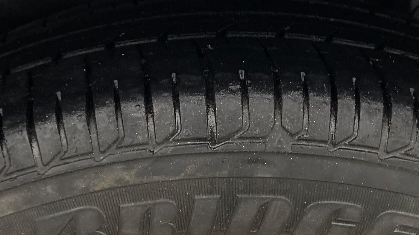 2016 Maruti Swift Dzire ZXI, Petrol, Manual, 55,610 km, Left Rear Tyre Tread