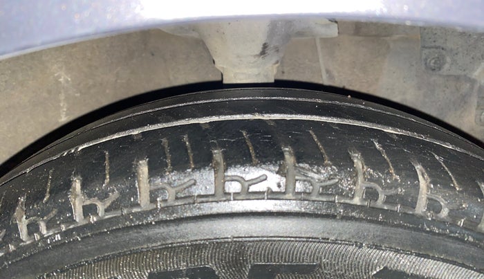 2016 Hyundai Eon ERA +, Petrol, Manual, 28,280 km, Right Front Tyre Tread