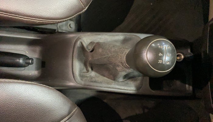 2016 Hyundai Eon ERA +, Petrol, Manual, 28,280 km, Gear Lever