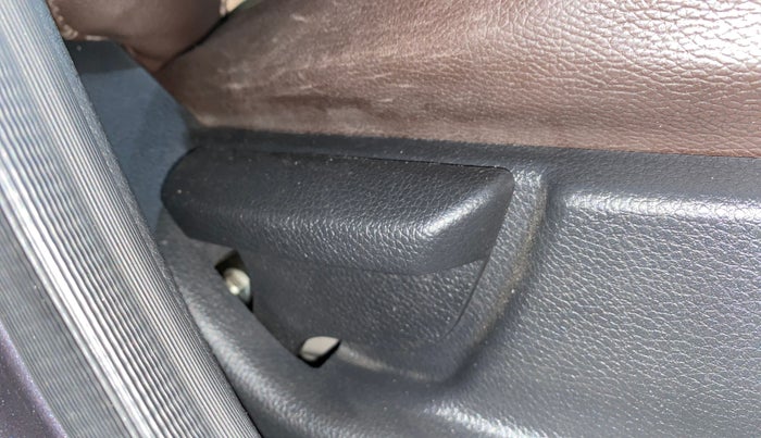 2016 Hyundai Eon ERA +, Petrol, Manual, 28,280 km, Driver Side Adjustment Panel