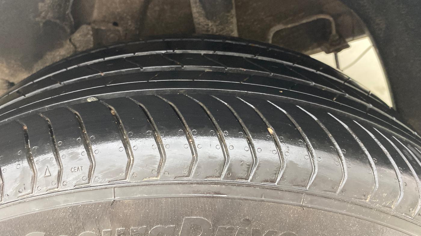2023 Hyundai VENUE SX 1.2 PETROL, Petrol, Manual, 18,222 km, Left Rear Tyre Tread