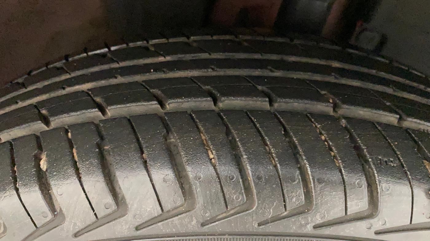 2019 Renault Kwid RXL, Petrol, Manual, 48,149 km, Right Front Tyre Tread