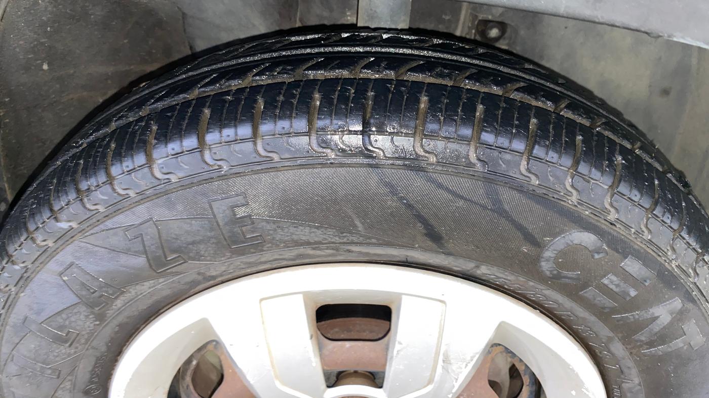 2018 Renault Kwid RXT 1.0 AMT (O), Petrol, Automatic, 33,817 km, Right Front Tyre Tread