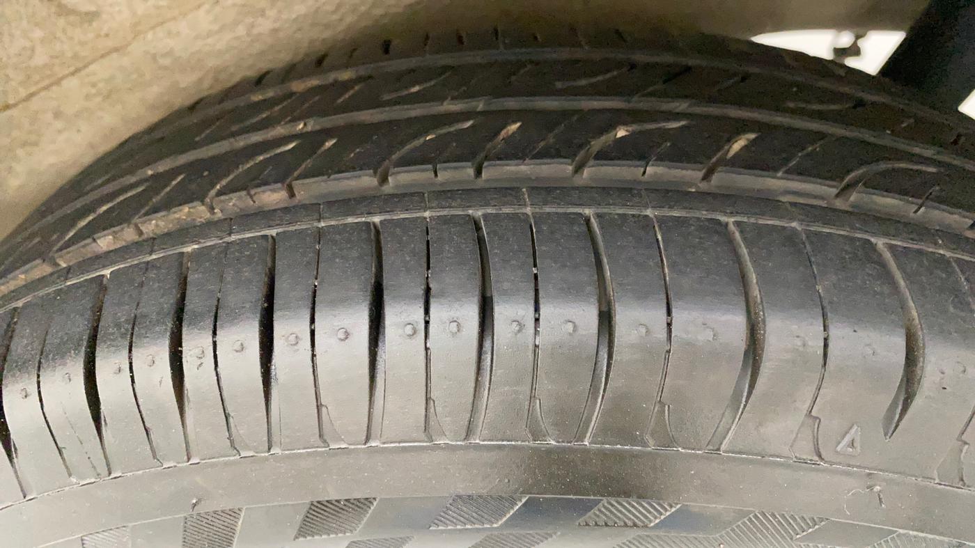 2013 Maruti Wagon R 1.0 VXI, Petrol, Manual, 39,721 km, Left Rear Tyre Tread