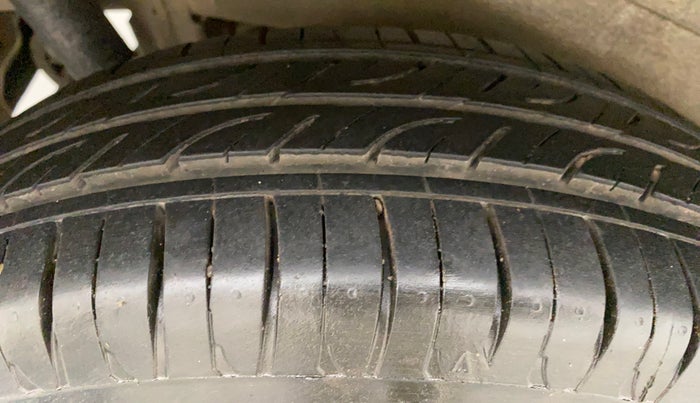 2013 Maruti Wagon R 1.0 VXI, Petrol, Manual, 39,721 km, Right Rear Tyre Tread