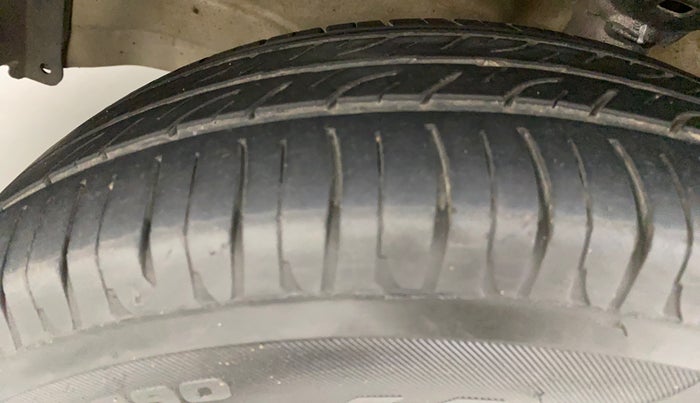 2013 Maruti Wagon R 1.0 VXI, Petrol, Manual, 39,721 km, Left Front Tyre Tread