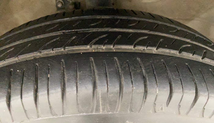 2013 Maruti Wagon R 1.0 VXI, Petrol, Manual, 39,721 km, Right Front Tyre Tread