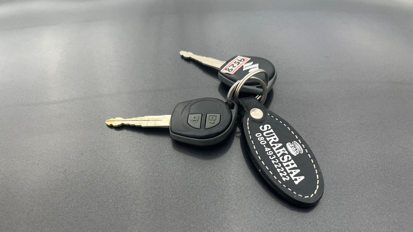2016 Maruti Swift VXI, Petrol, Manual, 19,932 km, Key Close Up