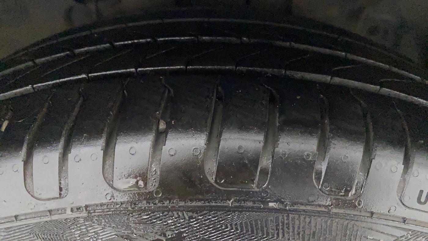 2019 Ford Ecosport 1.5 TITANIUM THUNDER EDITION TI VCT, Petrol, Manual, 64,821 km, Right Front Tyre Tread