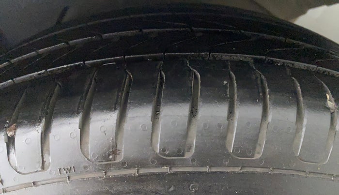 2019 Ford Ecosport 1.5 TITANIUM THUNDER EDITION TI VCT, Petrol, Manual, 64,821 km, Left Rear Tyre Tread
