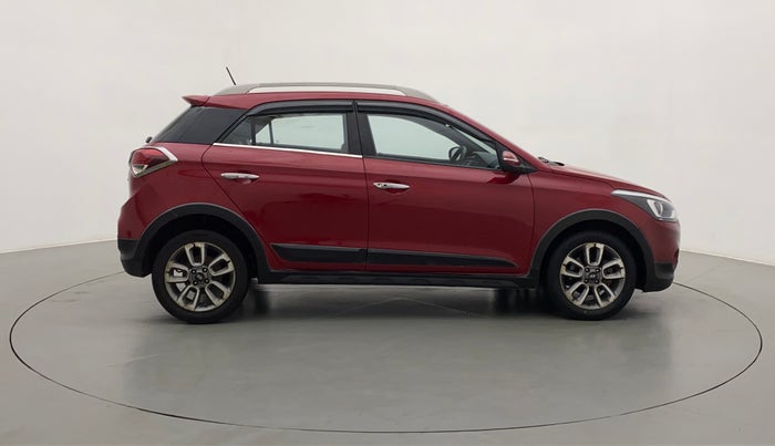 2016 Hyundai i20 Active 1.4 SX, Diesel, Manual, 1,19,589 km, Right Side