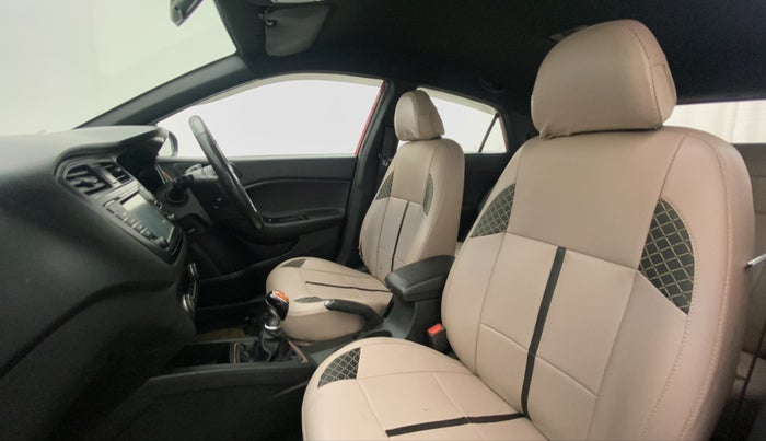 2016 Hyundai i20 Active 1.4 SX, Diesel, Manual, 1,19,589 km, Right Side Front Door Cabin