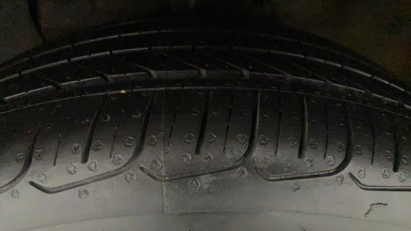 2016 Hyundai i20 Active 1.4 SX, Diesel, Manual, 1,19,589 km, Left Front Tyre Tread