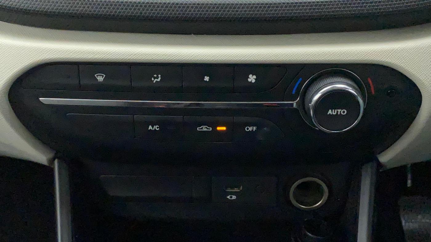 2022 Tata ALTROZ XT PETROL, Petrol, Manual, 13,088 km, Automatic Climate Control
