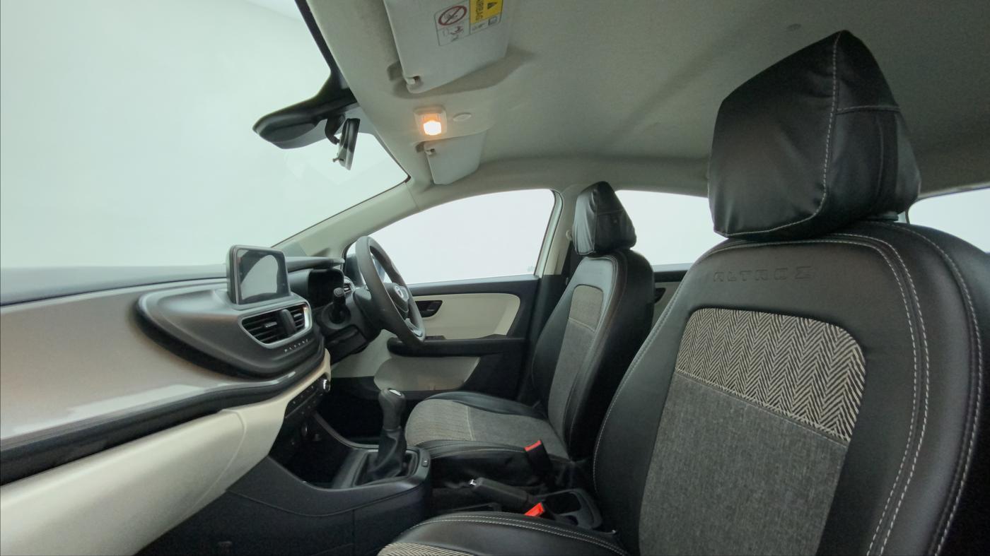 2022 Tata ALTROZ XT PETROL, Petrol, Manual, 13,088 km, Right Side Front Door Cabin