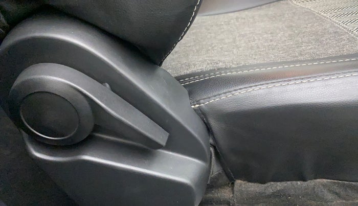 2022 Tata ALTROZ XT PETROL, Petrol, Manual, 13,088 km, Driver Side Adjustment Panel