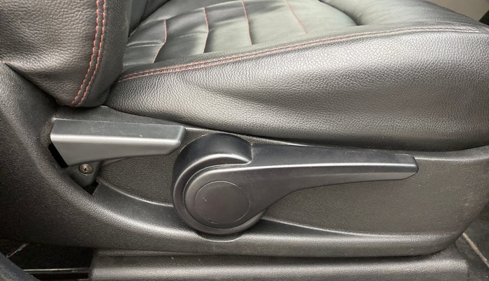 2018 Tata Tiago XZ 1.2 REVOTRON, Petrol, Manual, 56,043 km, Driver Side Adjustment Panel