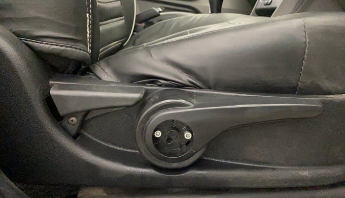 2018 Tata Tiago XZ PETROL, Petrol, Manual, 1,39,758 km, Driver Side Adjustment Panel