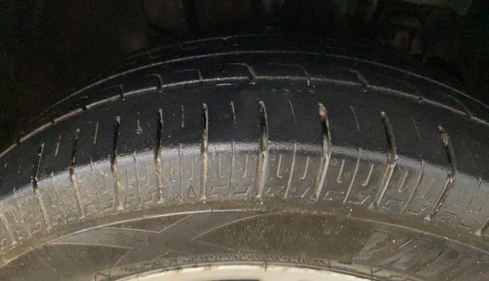 2018 Tata Tiago XZ PETROL, Petrol, Manual, 1,39,758 km, Right Front Tyre Tread