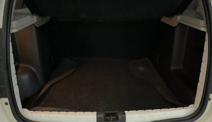 2021 Renault Duster RXS 1.5 PETROL MT, Petrol, Manual, 52,200 km, Boot Inside