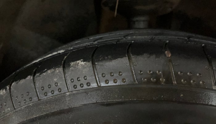 2021 Renault Duster RXS 1.5 PETROL MT, Petrol, Manual, 52,200 km, Right Front Tyre Tread