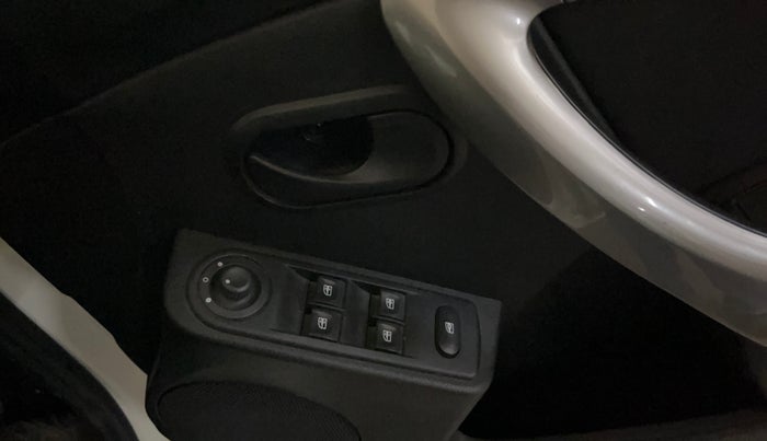 2021 Renault Duster RXS 1.5 PETROL MT, Petrol, Manual, 52,200 km, Driver Side Door Panels Control