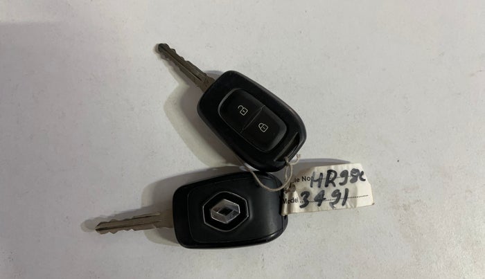 2021 Renault Duster RXS 1.5 PETROL MT, Petrol, Manual, 52,200 km, Key Close Up