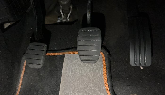 2021 Renault Duster RXS 1.5 PETROL MT, Petrol, Manual, 52,200 km, Pedals