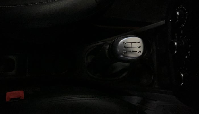 2021 Renault Duster RXS 1.5 PETROL MT, Petrol, Manual, 52,200 km, Gear Lever